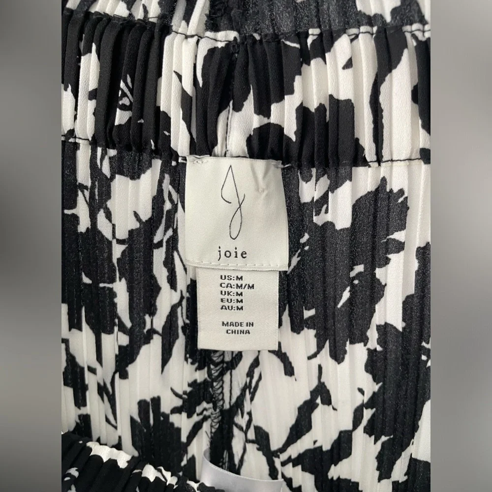 Set - Picture 3 of 3